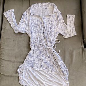 Long sleeve maternity shirt